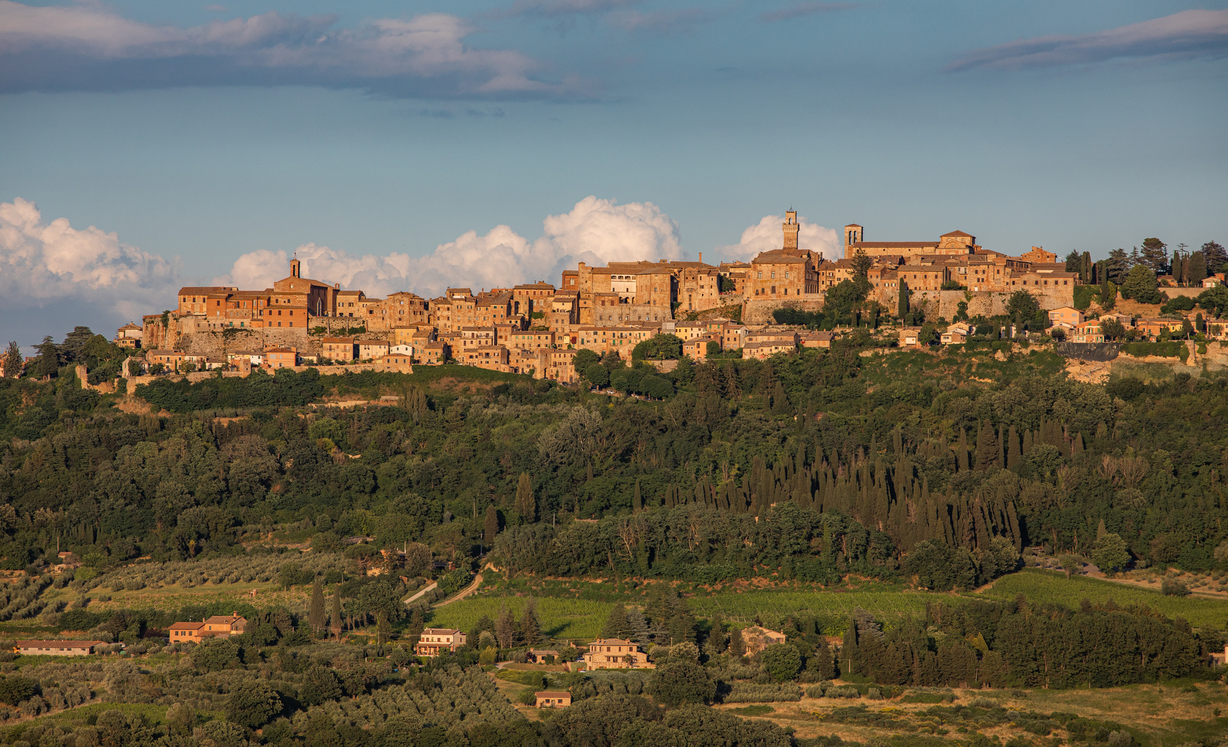 Montepulciano im Abendlicht