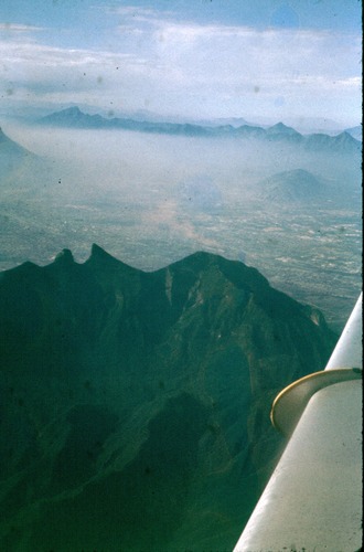 Monterrey Saddle-Mountain vom Flugzeug