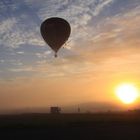 Montgolfière dans la brume