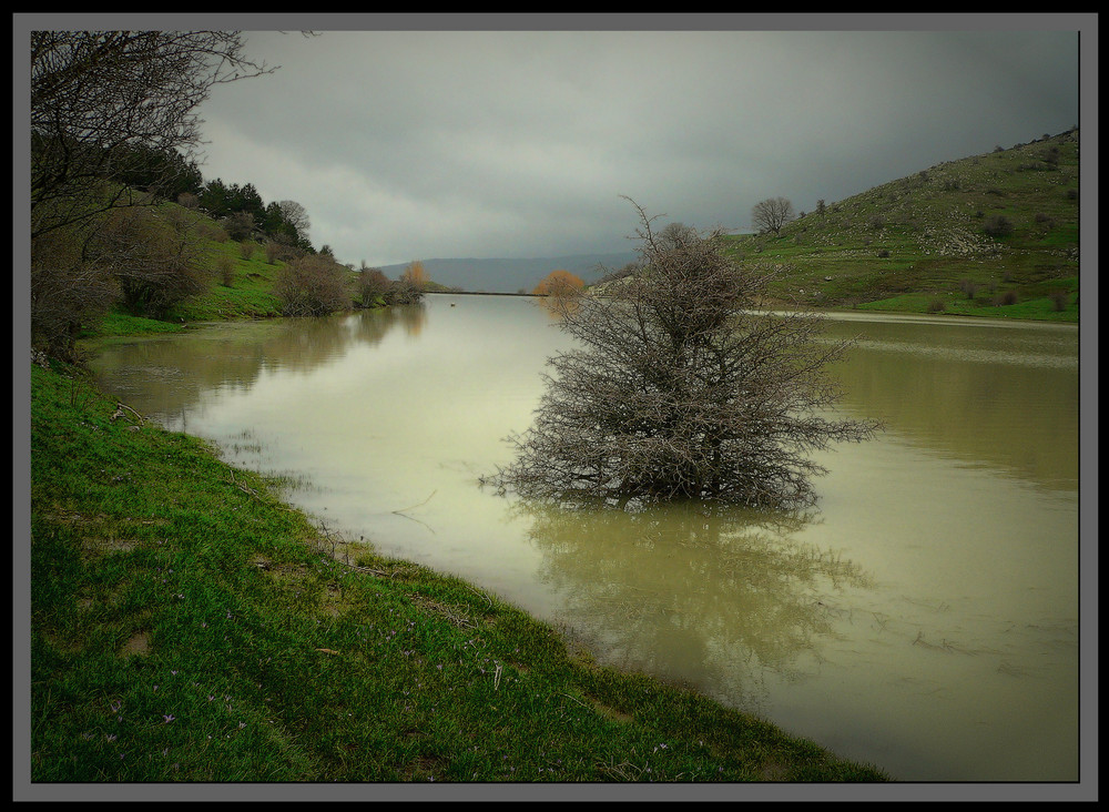 Monti Nebrodi.Lago Trearie