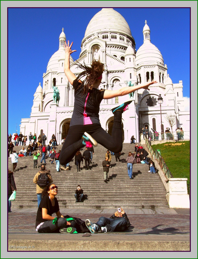 Montmartre Snapshot 040208 103  1er Mai 2011 ©