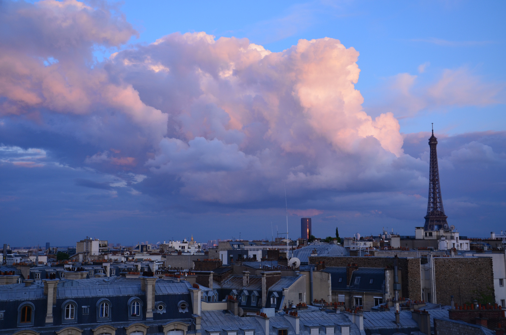 Montparnasse mit Wolke