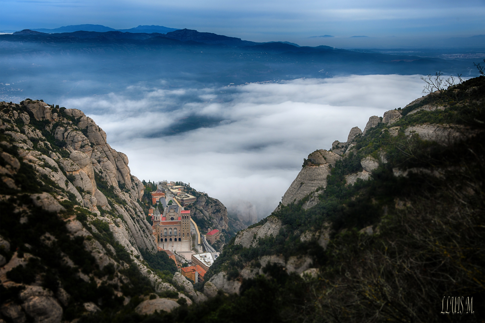 MONTSERRAT DESDE EL FUNICULAR. 