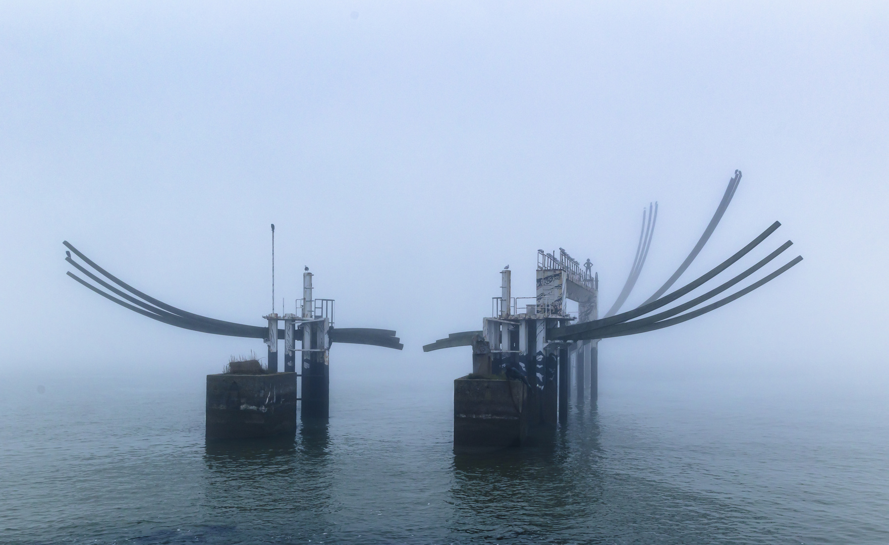 Monument à l'abolition de l'esclavage (dans la brume)