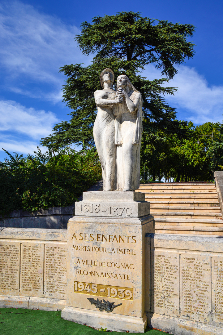 Monument aux Morts in Cognac