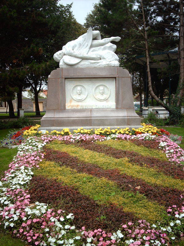 MONUMENT DES FRERES CAUDRON