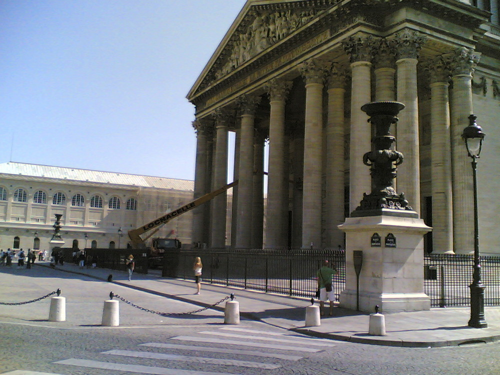 monument parisien