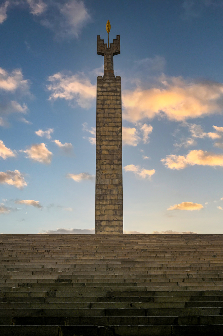 Monument to the 50th anniversary of Soviet Armenia 01