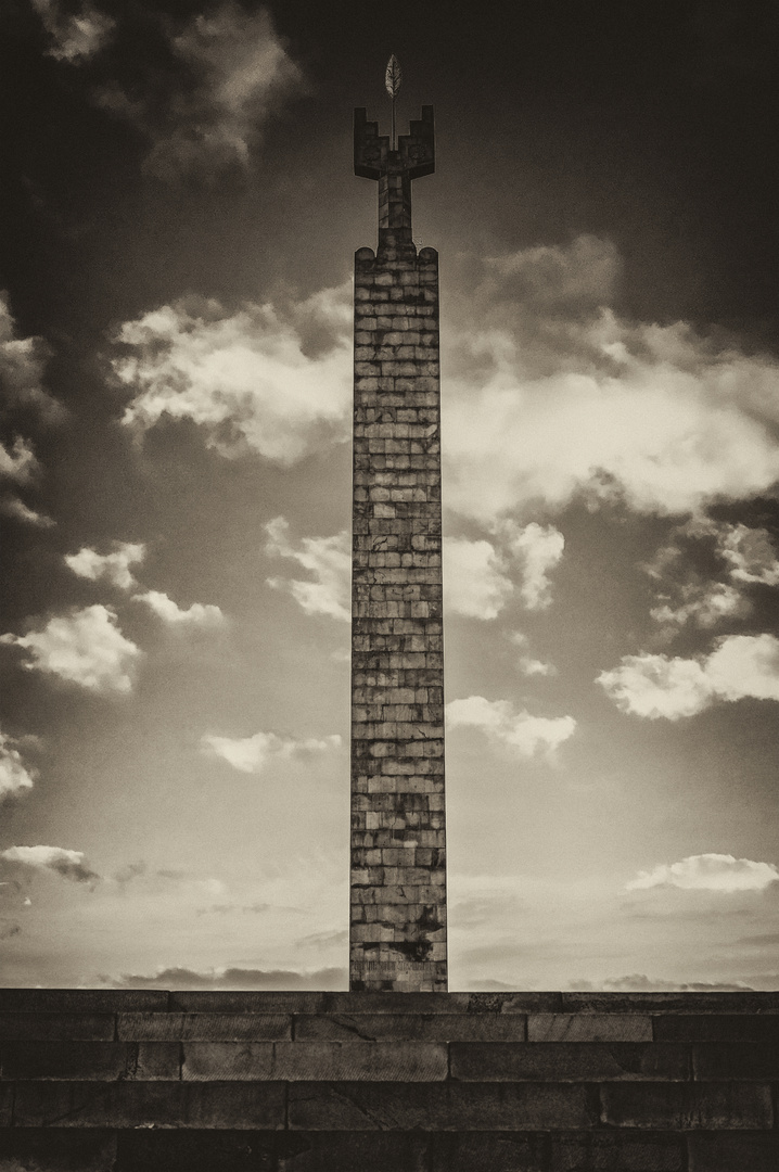 Monument to the 50th anniversary of Soviet Armenia 02