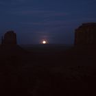 Monument Valley bei Mondaufgang