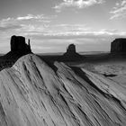 Monument Valley - in the realm of shadows