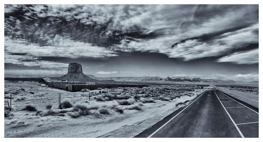 Monument Valley road