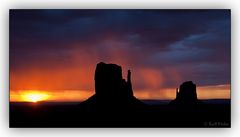 ~ Monument Valley Sunrise~