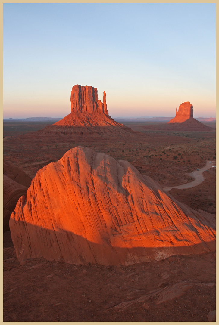 Monument valley sunset 9