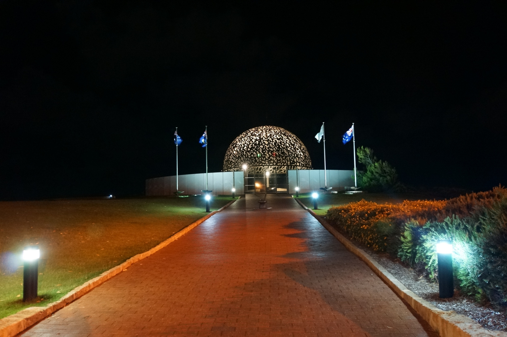 Monumental Geraldton 04-2013