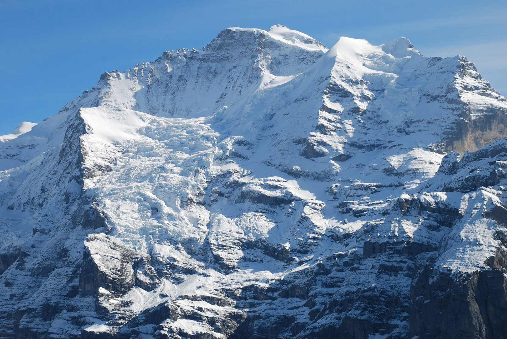 Monumentale Jungfrau im Berner Oberland