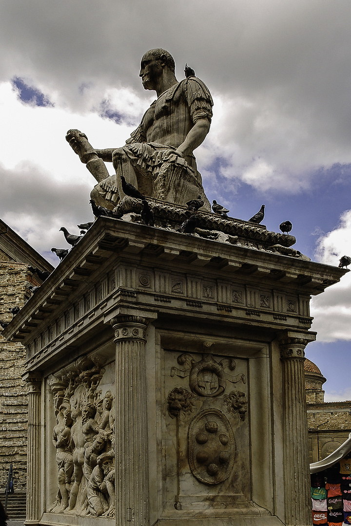 Monumento a Giovanni delle Bande Nere