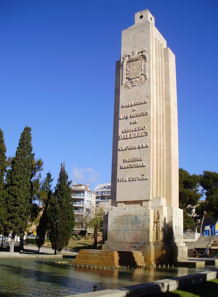 Monumento a los caidos del crucero Baleares