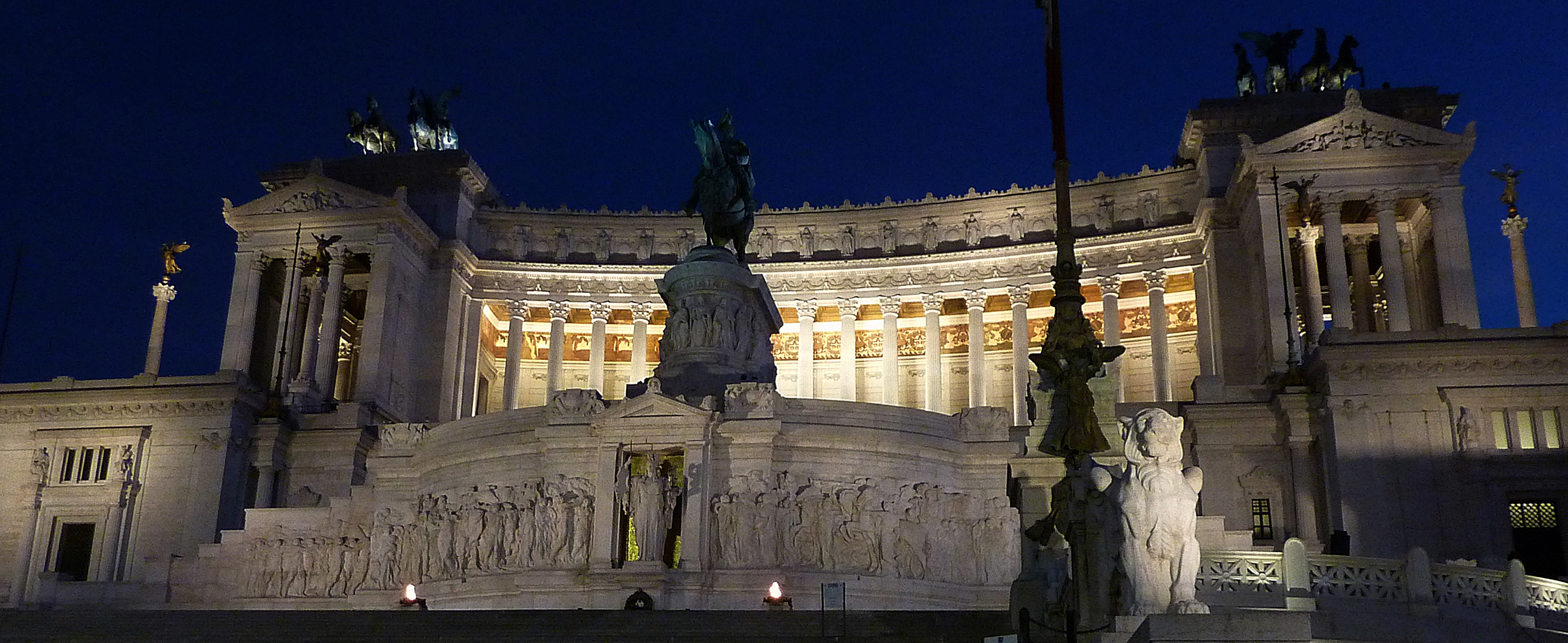 MONUMENTO A VICTOR MANUEL II