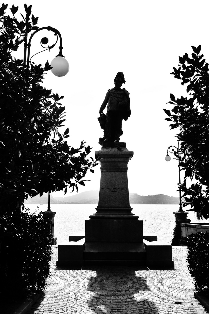 Monumento a Vittorio Emanuele II, Intra