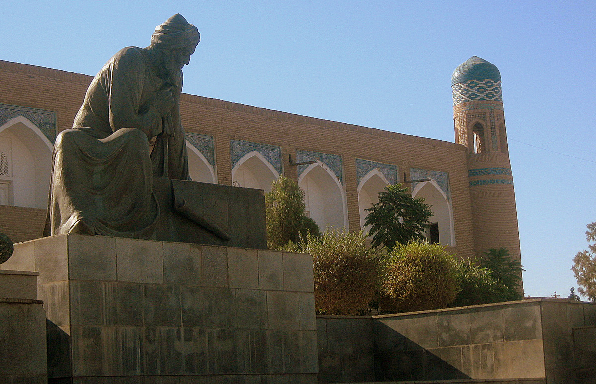 Monumento ad Al-Khorezmi....