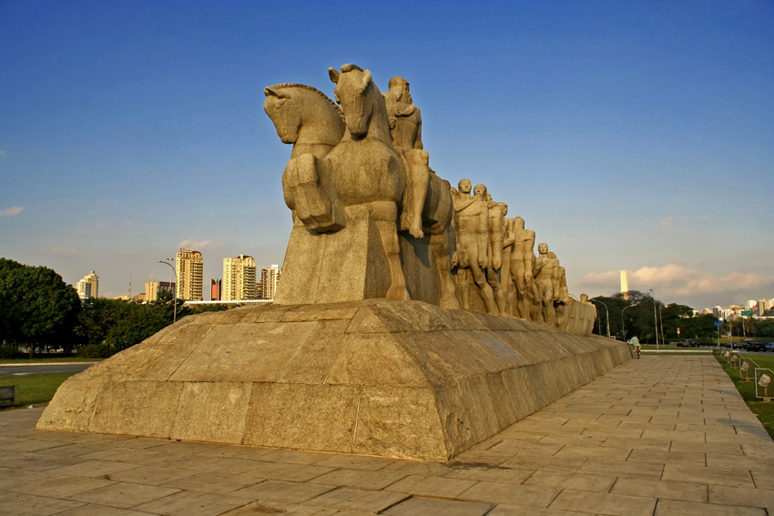 Monumento as Bandeiras, Sao Paulo in der Abendsonne