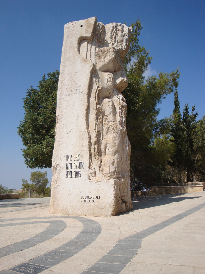 Monumento inagurado por Juan Pablo II