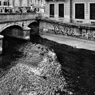 Monza, Il ponte dei leoni