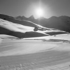 Monzabonalpe - Skigebiet Lech-Zürs. Valluge im Hintergrund