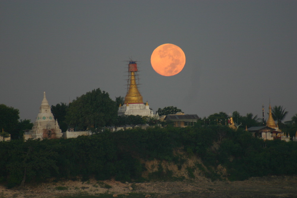 Moon at Sunrise