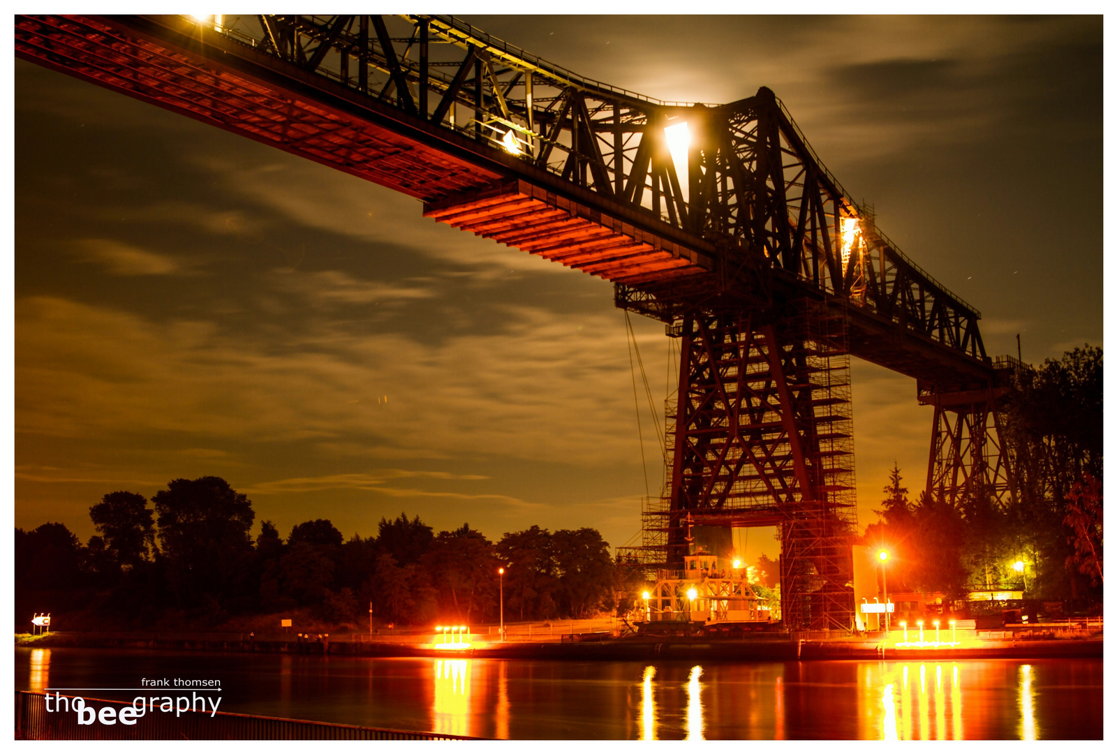 [ moon over bridge] - eisenbahnbrücke rendsburg