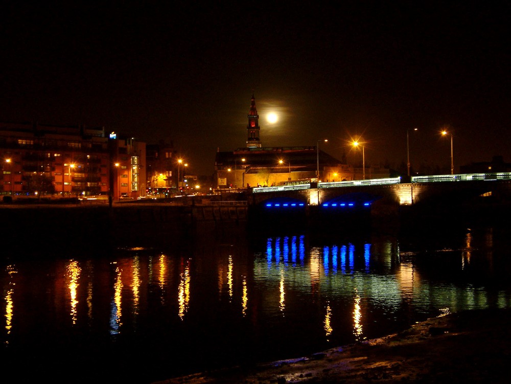 Moon Over Glasgow