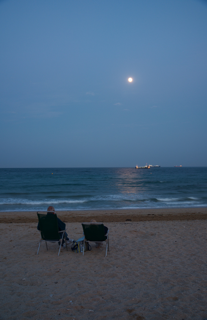 [ Moon over Gyllyngvase Beach ]