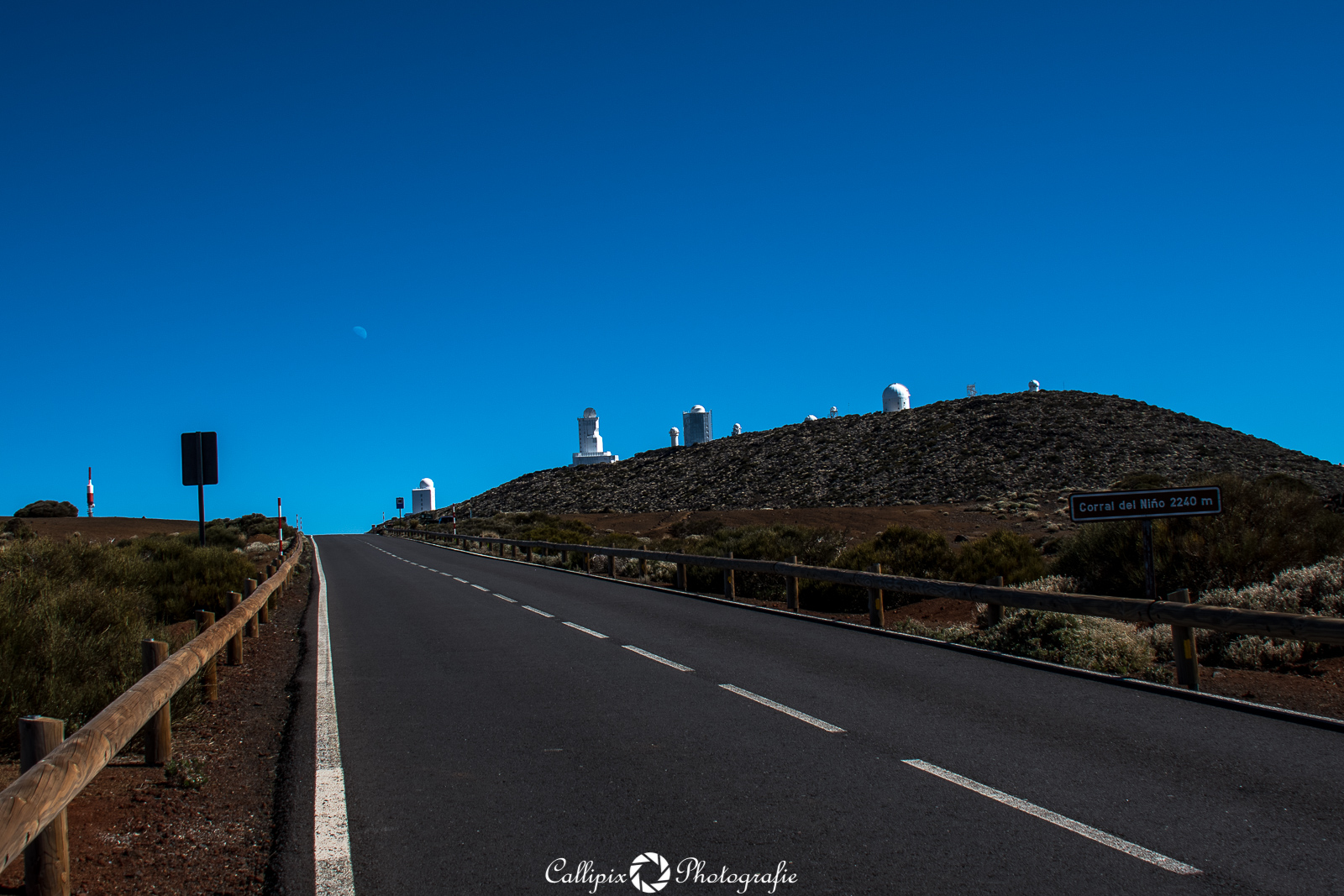 Moon over Izaña