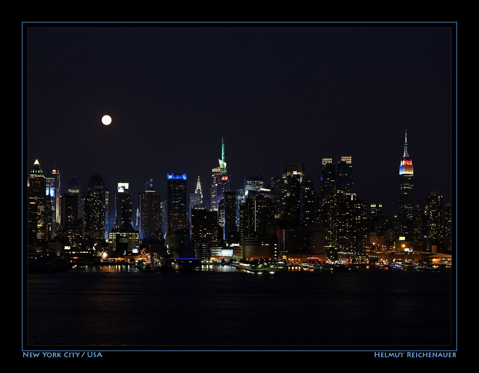 Moon over Manhattan III, New York City / USA