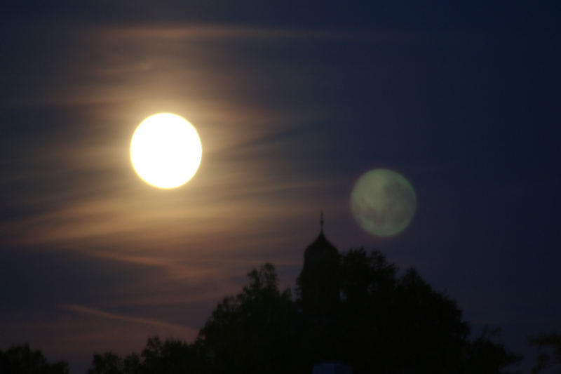 Moonlight reflections