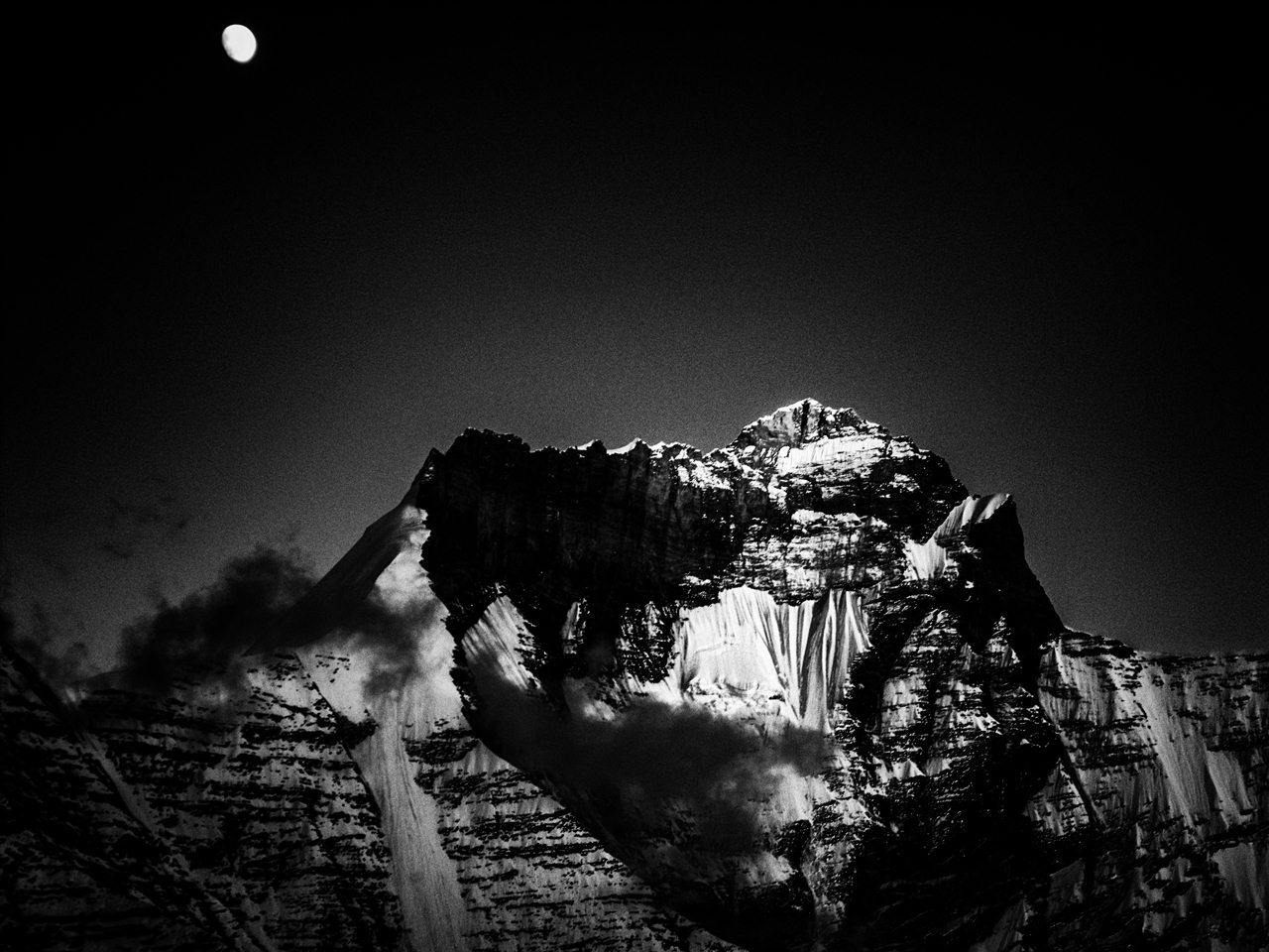 moonrise in Himalayas