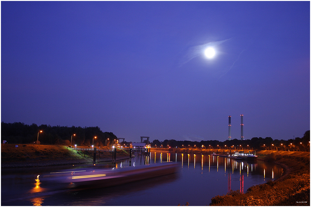 Moonrise over Emmelsum