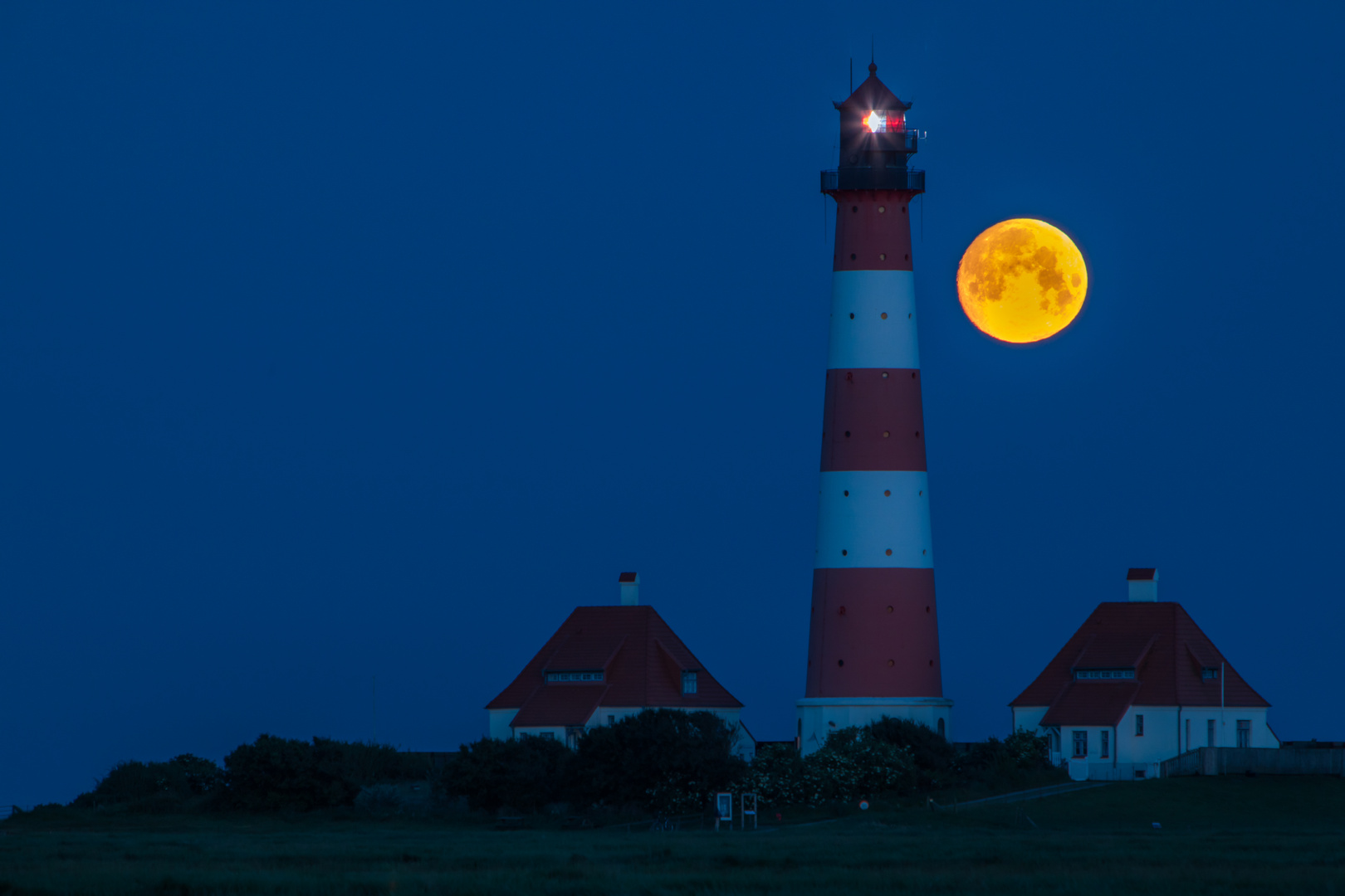 Moonset @ Westerhever