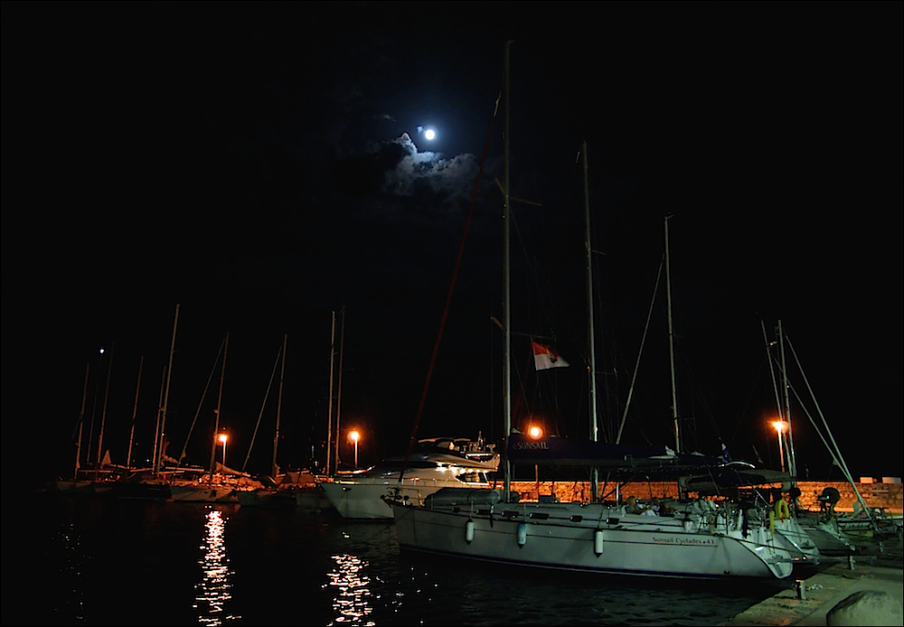 Moonshine In The Harbour