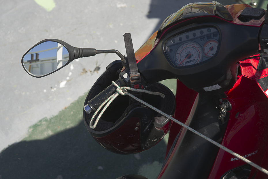 Moped-1