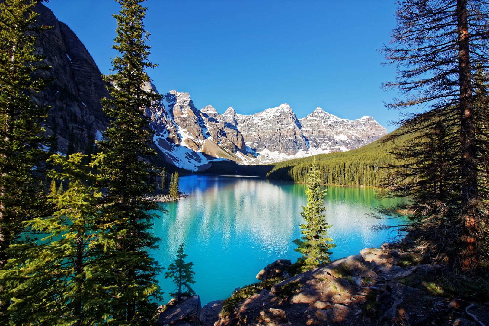 Moraine Lake in der Morgensonne