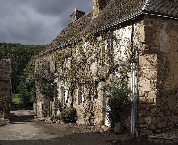 morbides Bauernhaus in der Normandie