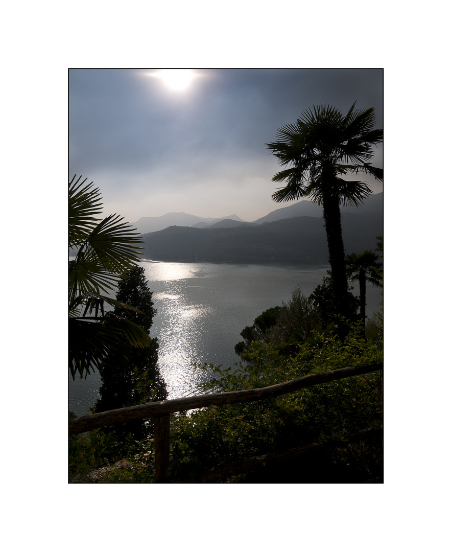 Morcote mit Blick auf den Luganersee im Kanton Tessin