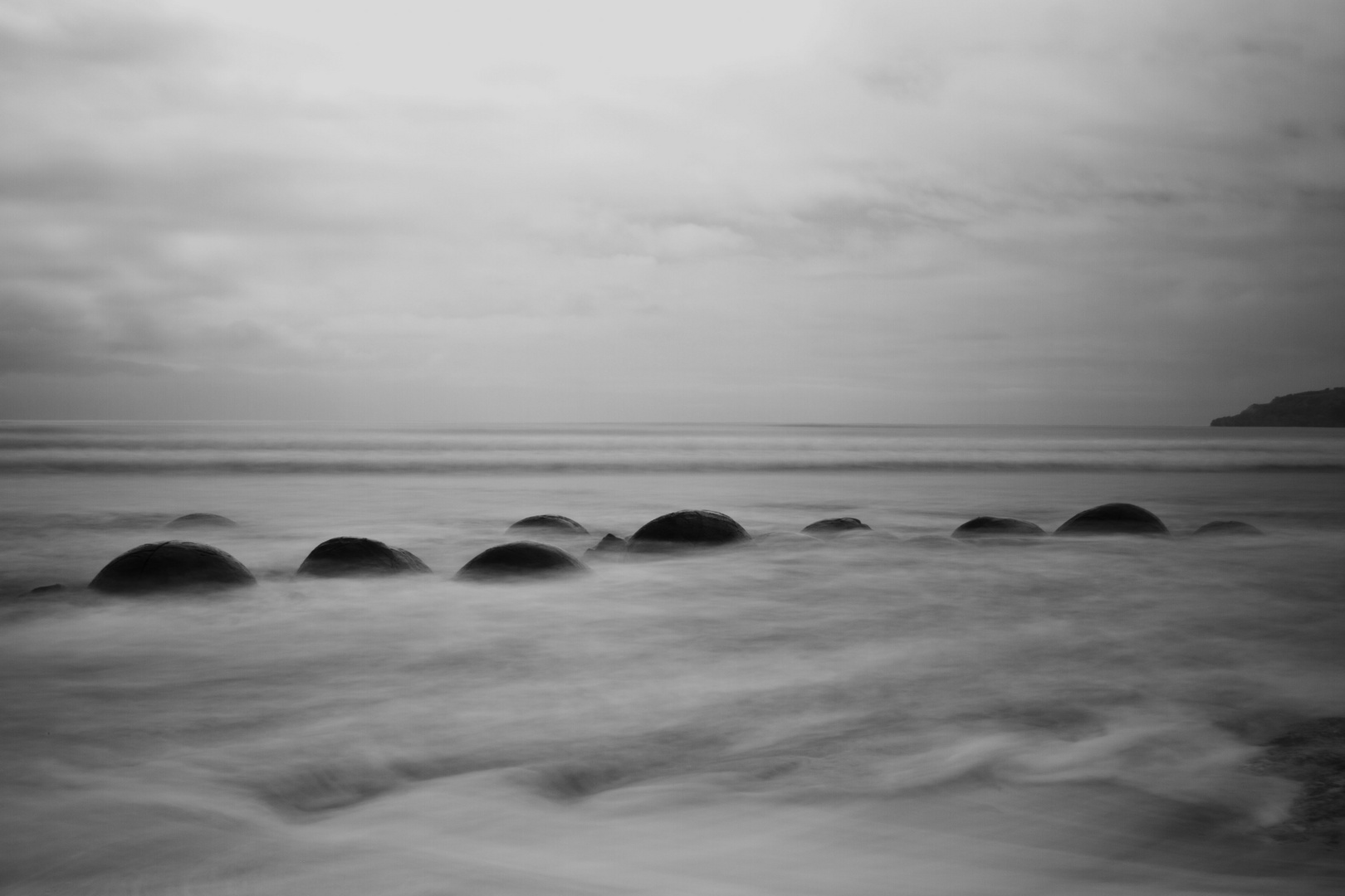 Moreaki boulders