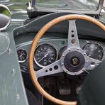 Morgan Plus 8, Cockpit