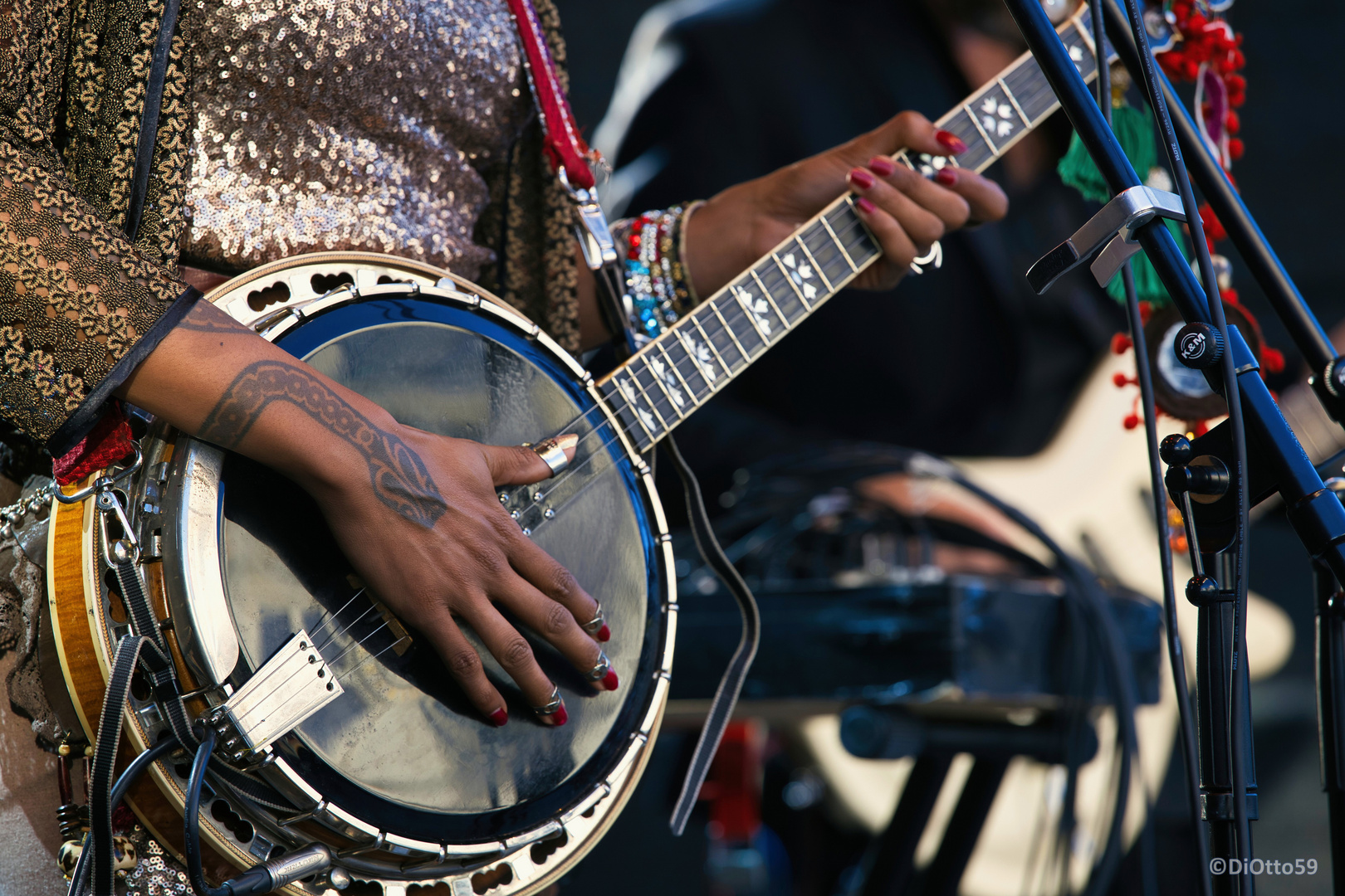 Morgane Ji am Banjo