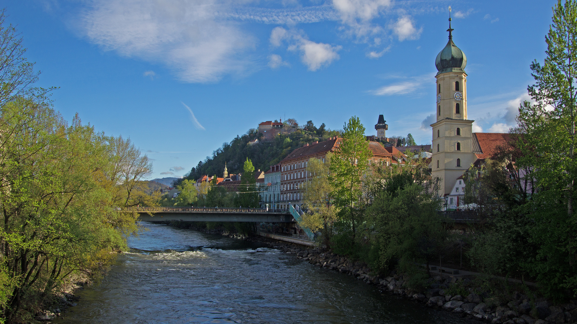 Morgen an der Mur mit Uhrturm Graz