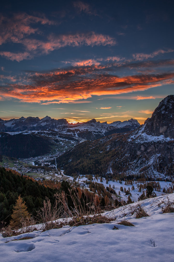 Morgen Dämmerung über Corvara