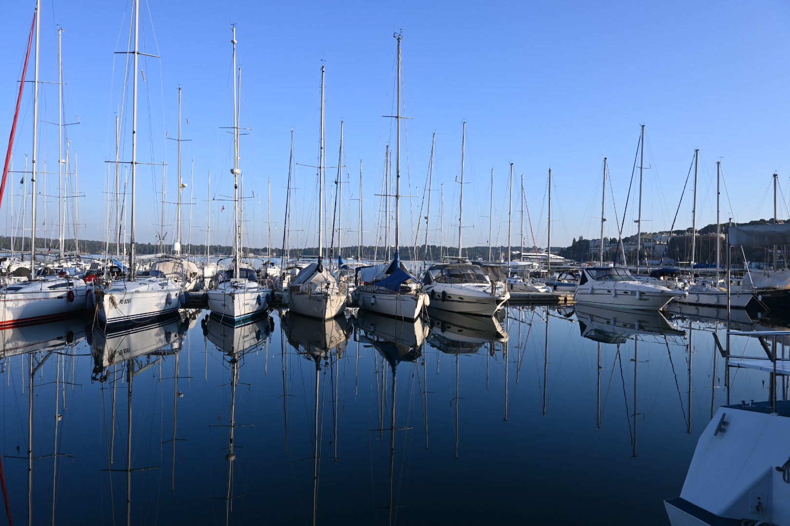 Morgen im Hafen , Pula  Kroatien